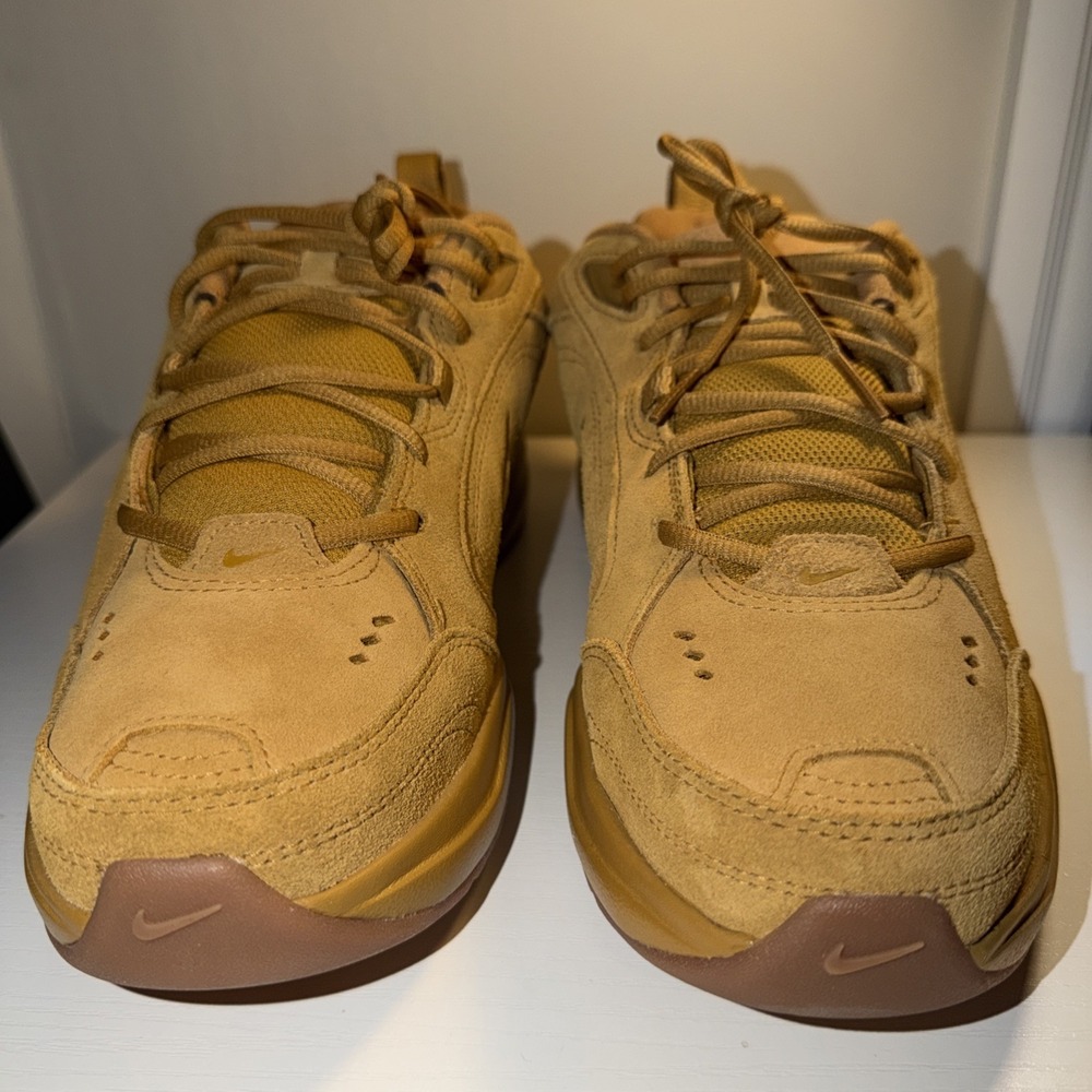Nike Air Monarch SE Wheat Men Size 10.5 Casual Gym Shoes Sneakers IB2281-700